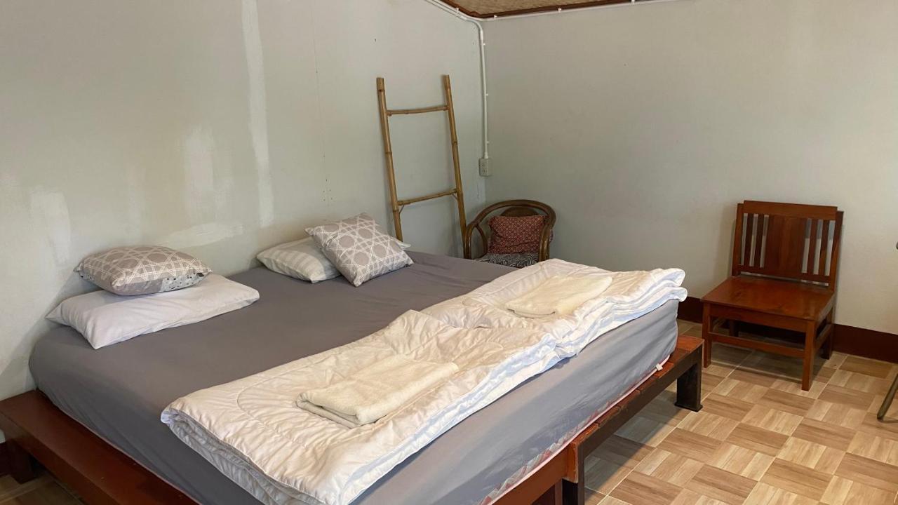 Хостел Brown House Chiangdao Чианг Дао Экстерьер фото
